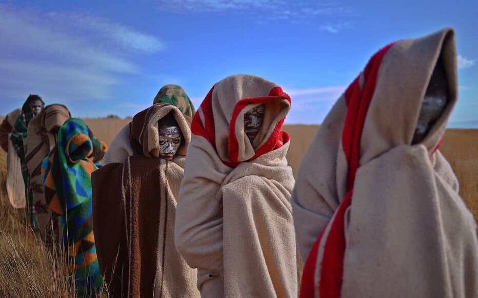 Afrique du Sud : 41 jeunes hommes meurent lors de rites d’initiation, les autorités dénoncent de graves négligences
