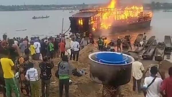Ghana – Une arche supposée brûlée après l’échec d’une prophétie apocalyptique