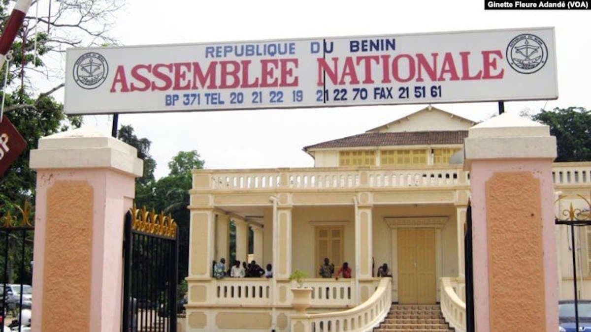 Bénin : la révision constitutionnelle crée un Sénat et prolonge les mandats à sept ans