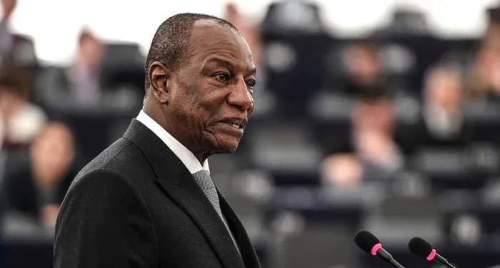 Alpha Condé fustige la junte au pouvoir en Guinée