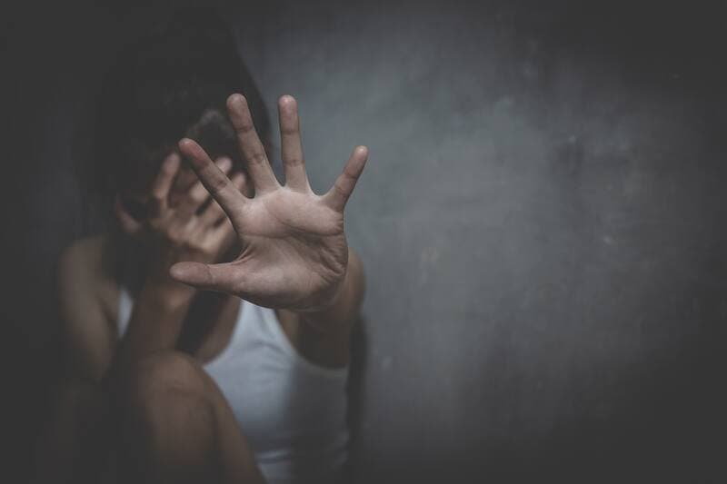 Sénégal : un père de 16 enfants incarcéré pour viols sur sa fille adoptive, après des aveux obtenus grâce à un enregistrement audio