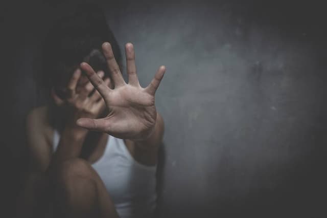 Sénégal : un père de 16 enfants incarcéré pour viols sur sa fille adoptive, après des aveux obtenus grâce à un enregistrement audio