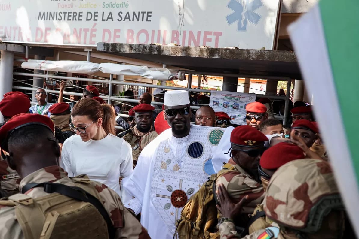 Guinée : Emmanuel Macron salue l’élection de Mamadi Doumbouya et évoque une « étape décisive » de la transition