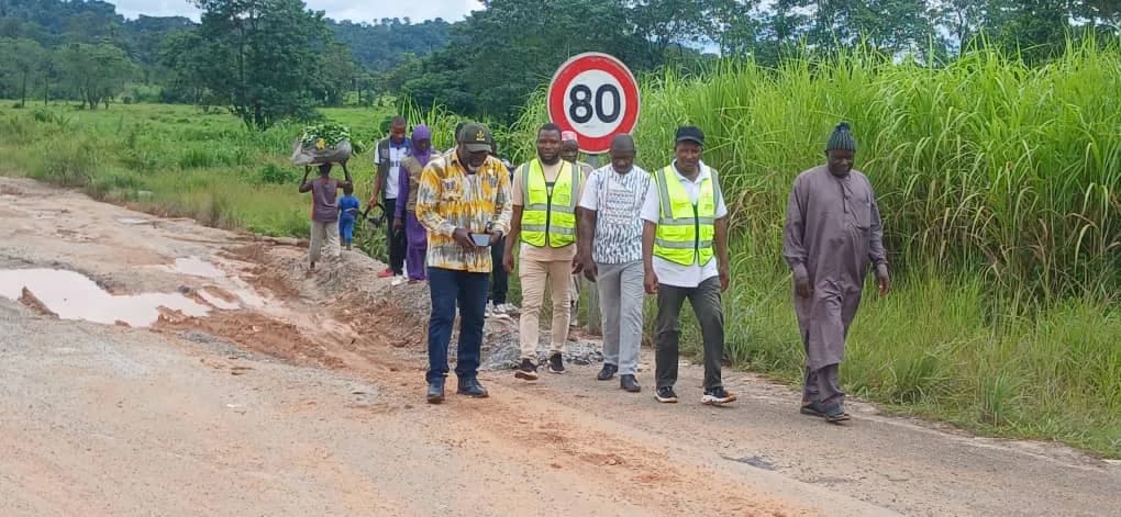Guéckédou : le député Saa Gabriel Sandouno s’enquiert de l’avancement des travaux des 18 kilomètres