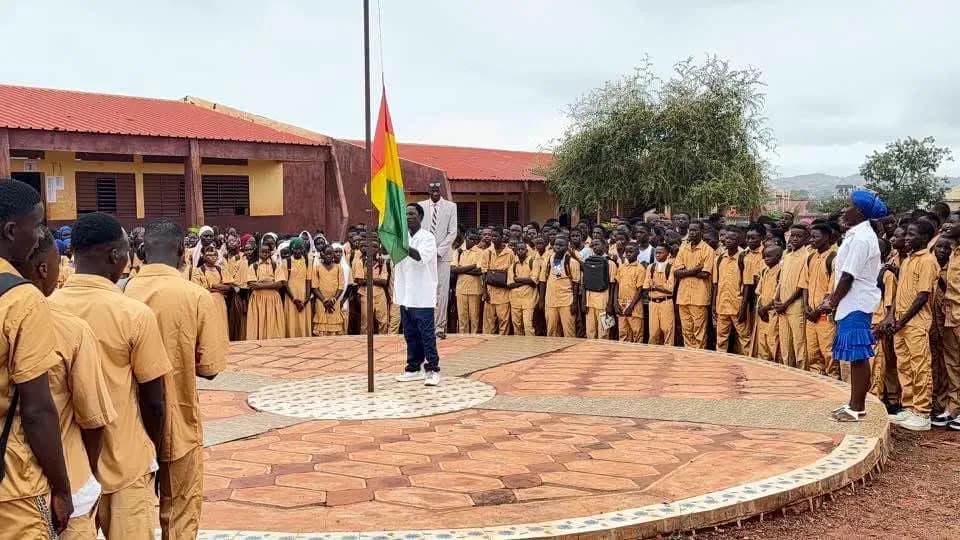 Rentrée scolaire à Siguiri : élèves et enseignants répondent présents dès le premier jour !