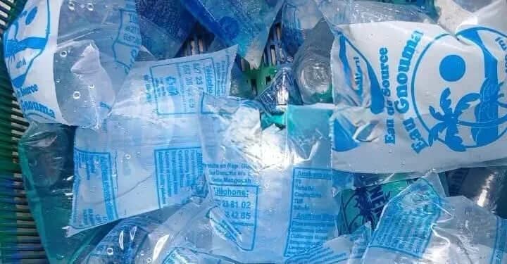 Guinée : face à la pénurie d’eau, le gouvernement fait marche arrière et accorde six mois de sursis aux producteurs de sachets