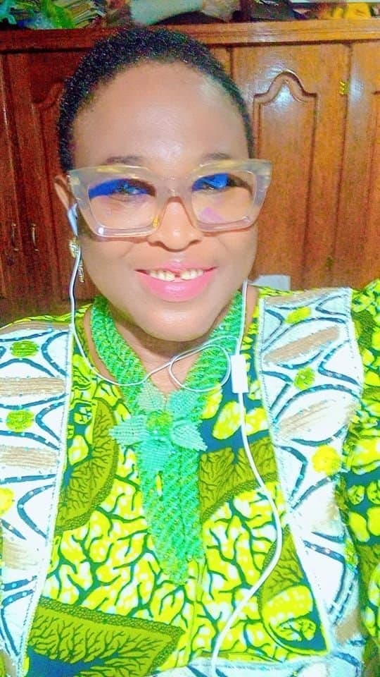 « L’État n’a pas fermé la porte aux autres écritures » : Zenab Bangoura défend le décret sur N’ko et Adlam