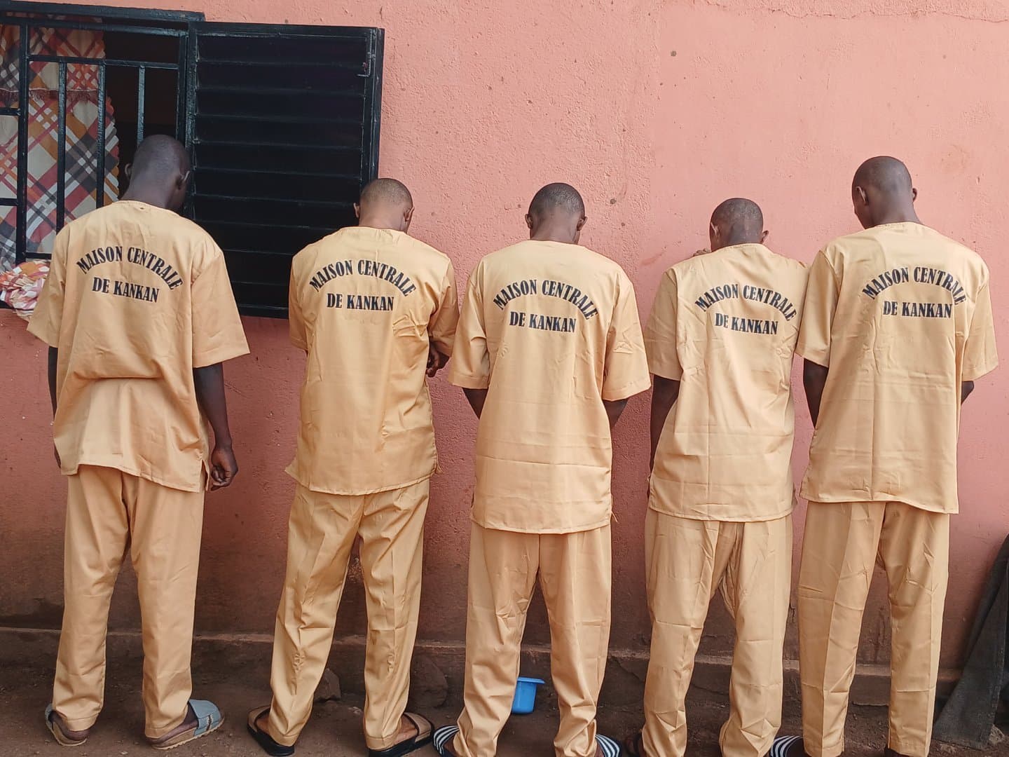 Kankan : des uniformes de prisonniers remis aux détenus pour renforcer sécurité et dignité