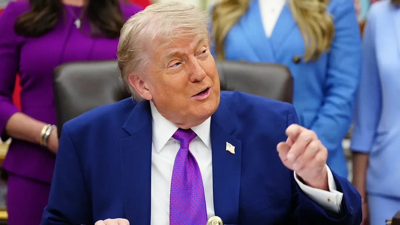 États-Unis : Donald Trump accusé de corruption après des transactions boursières massives