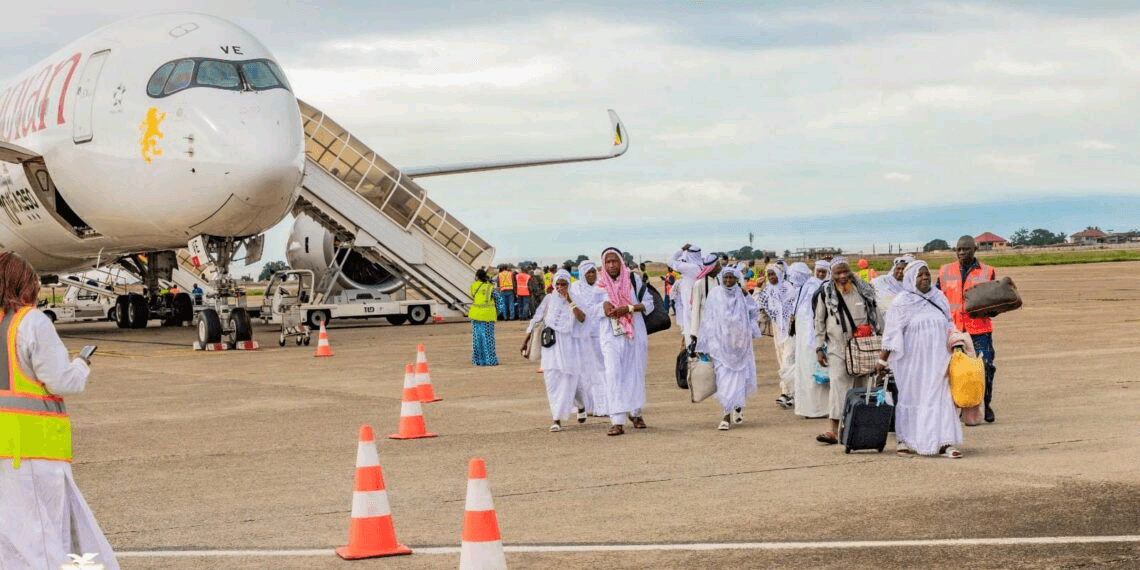 Hadj 2026 : un oiseau provoque le déroutement d’un avion de pèlerins guinéens à Bamako