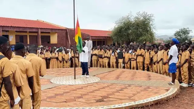 Rentrée scolaire à Siguiri : élèves et enseignants répondent présents dès le premier jour !